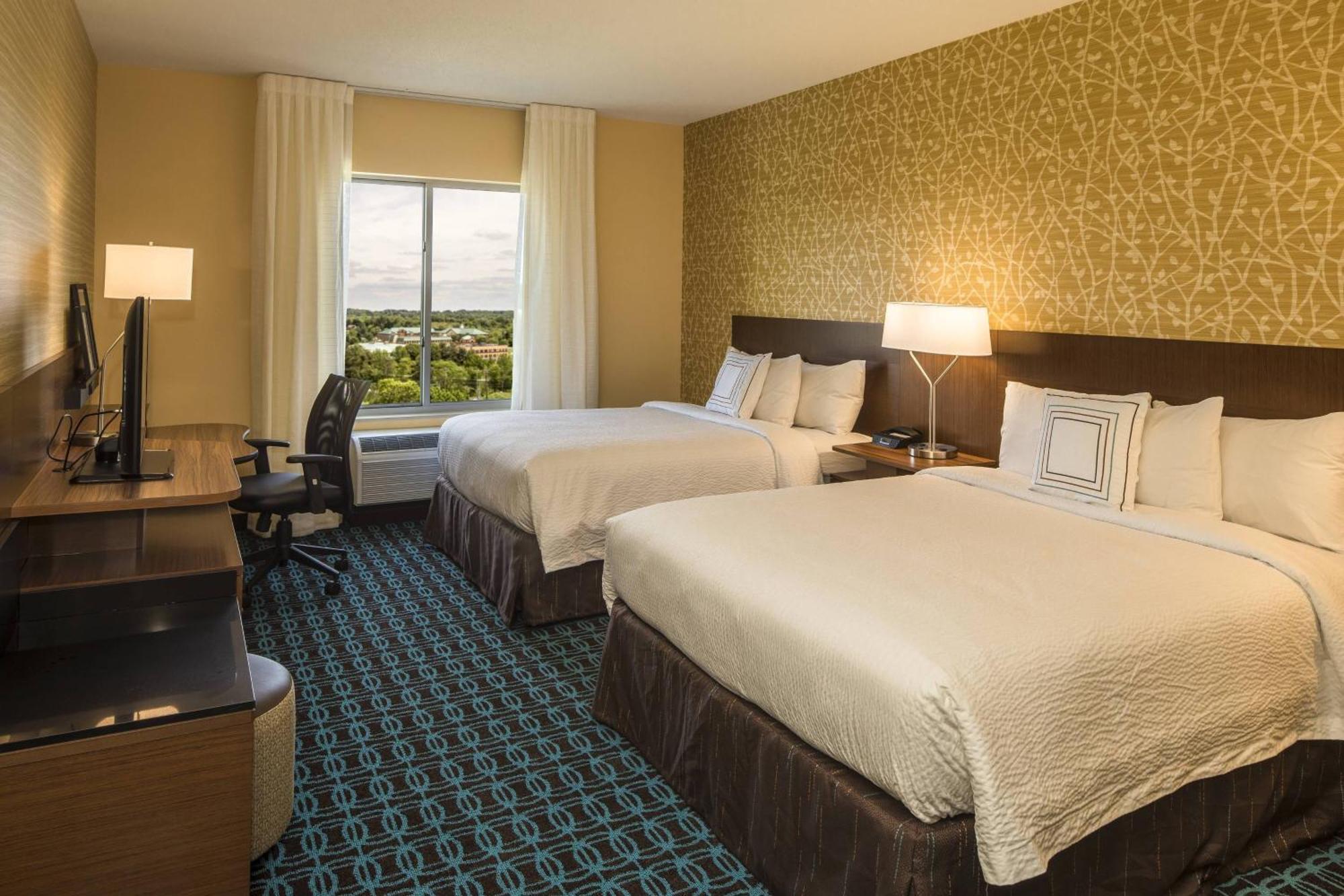 Fairfield & By Marriott Pittsburgh North/mccandless Crossing Hotel
