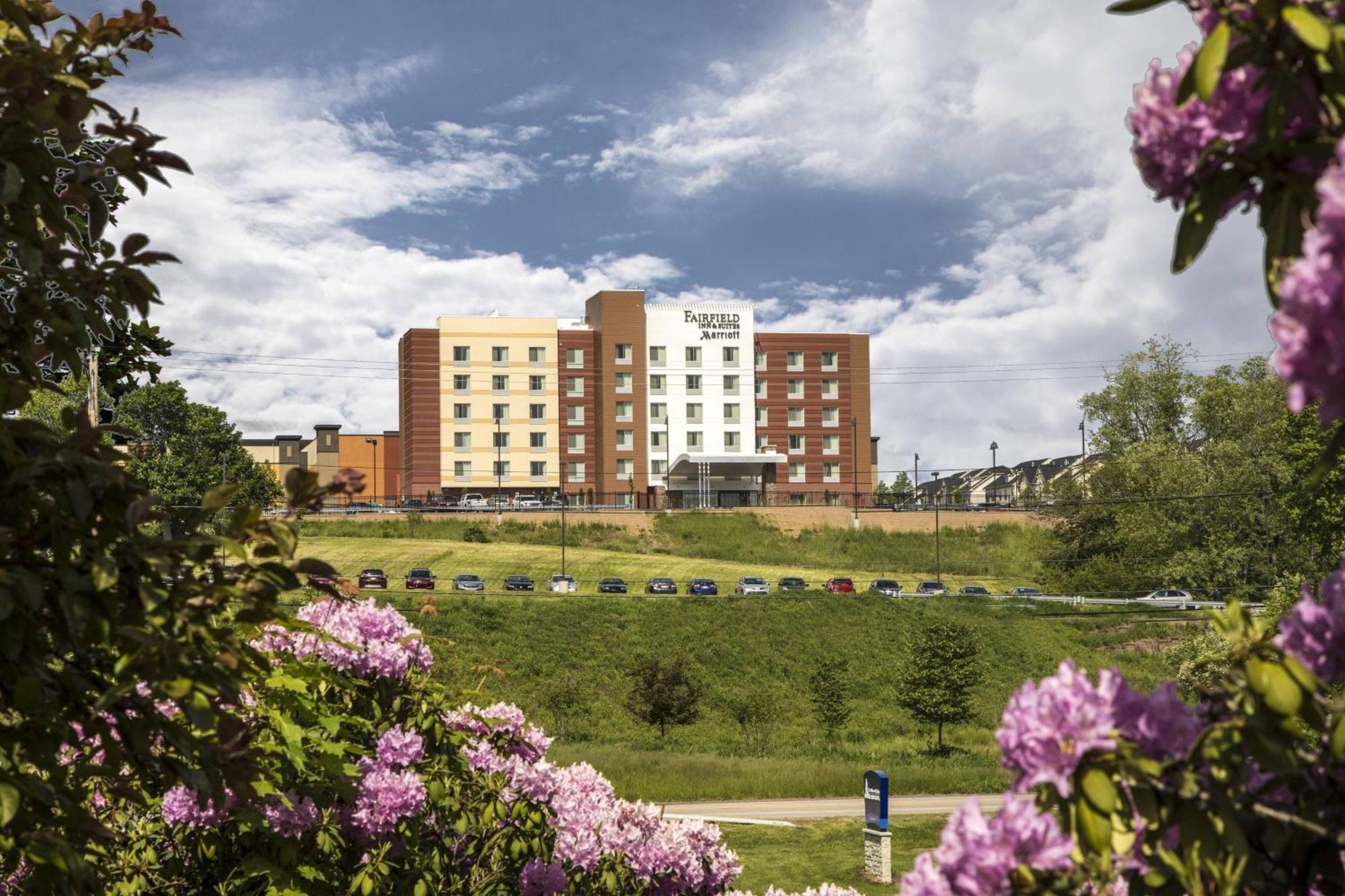 Hotel Fairfield & By Marriott Pittsburgh North/mccandless Crossing McCandless Township